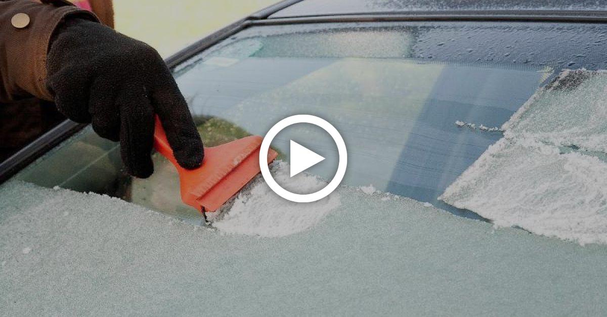 Besser als Eiskratzen! Mit einem Trick kannst du deine Windschutzscheibe schnell enteisen