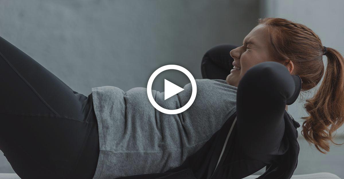 Sit-up-Lüge! Fitnesscoach verrät 4 Übungen, die den Bauchspeck wegschmelzen