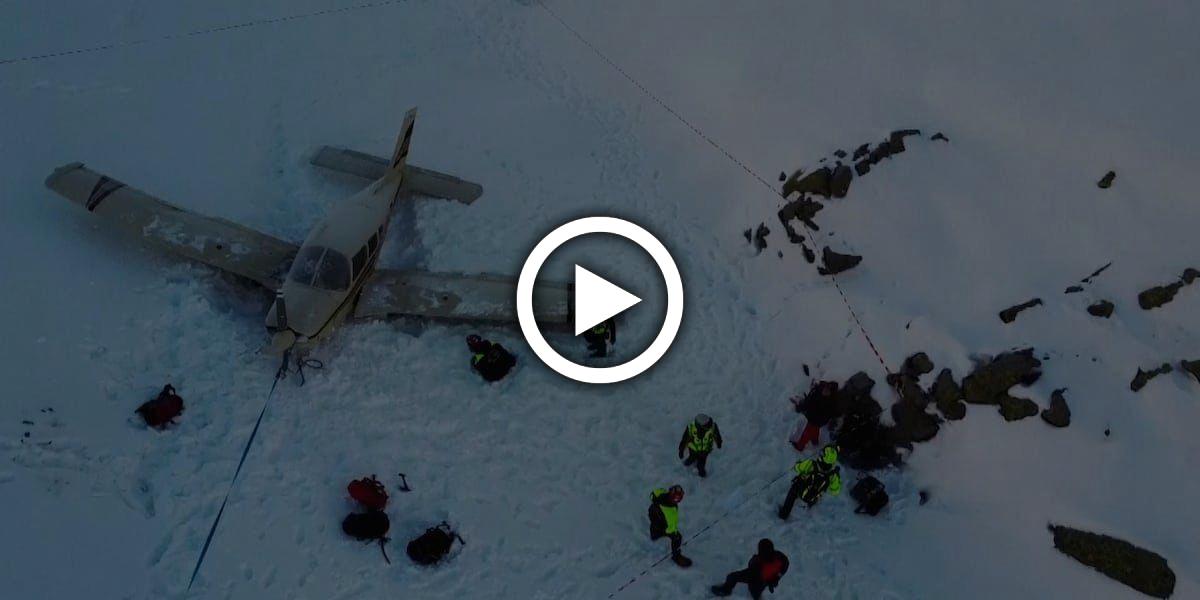 22-jähriger Pilotin gelingt Notlandung auf Dolomiten-Gebirgskette