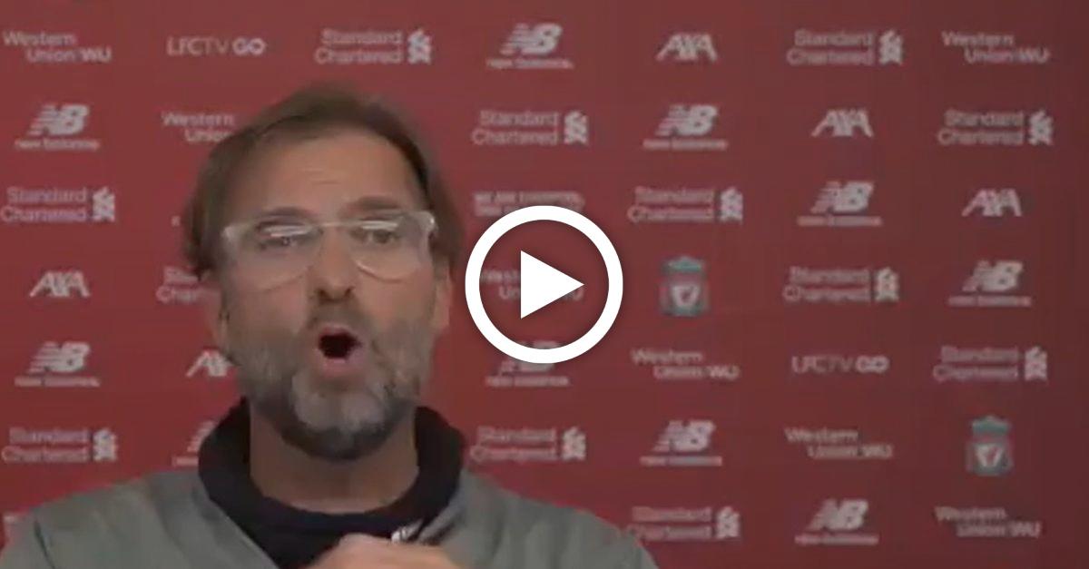 Als Klopp aus Versehen vulgären Ausdruck benutzt, grätscht Pressesprecher dazwischen