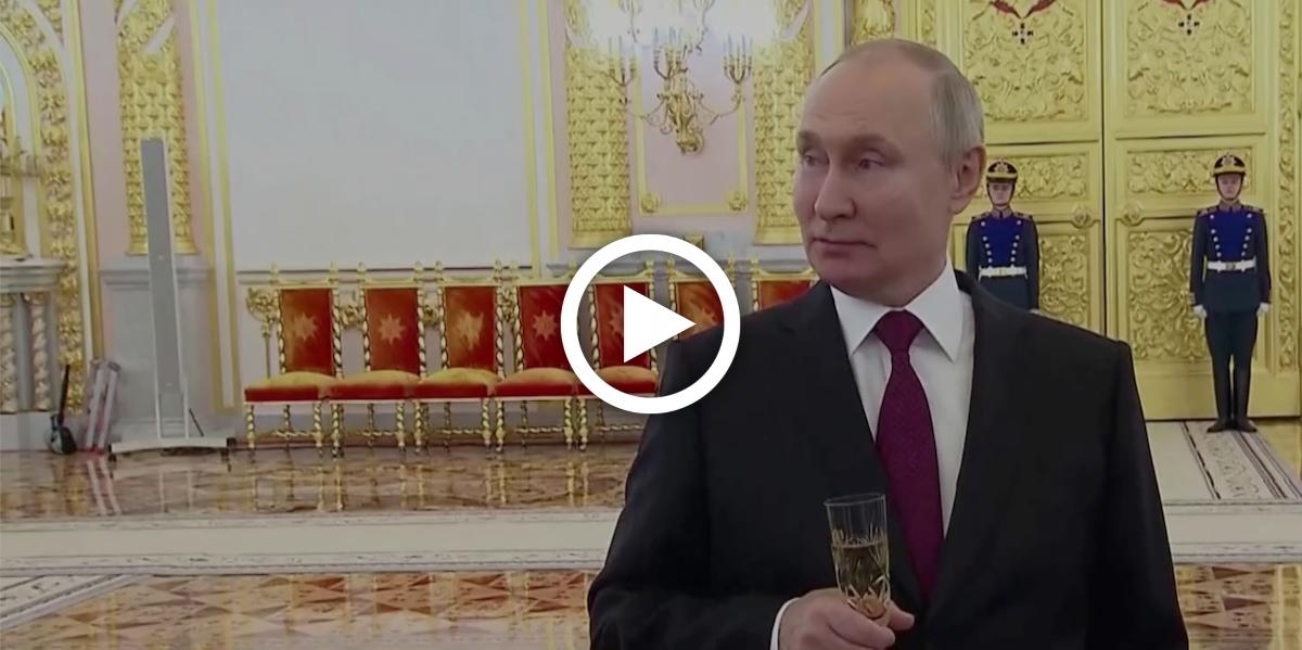 Offenbar betrunkener Putin bringt eigene Propaganda-Lügen durcheinander